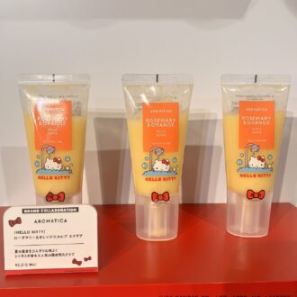 ＜HELLO KITTY＞ローズマリー＆オレンジスカルプ スクラブ　【AROMATICA】　2,310円(税込)