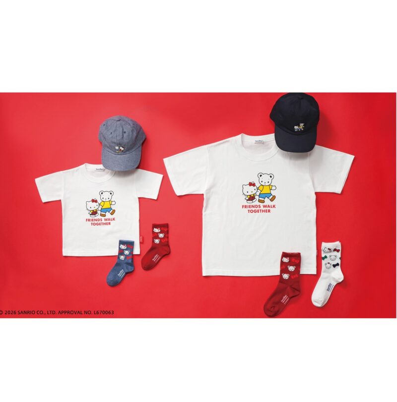 親子で楽しめるハローキティ×ファミちゃんのTシャツやキャップ