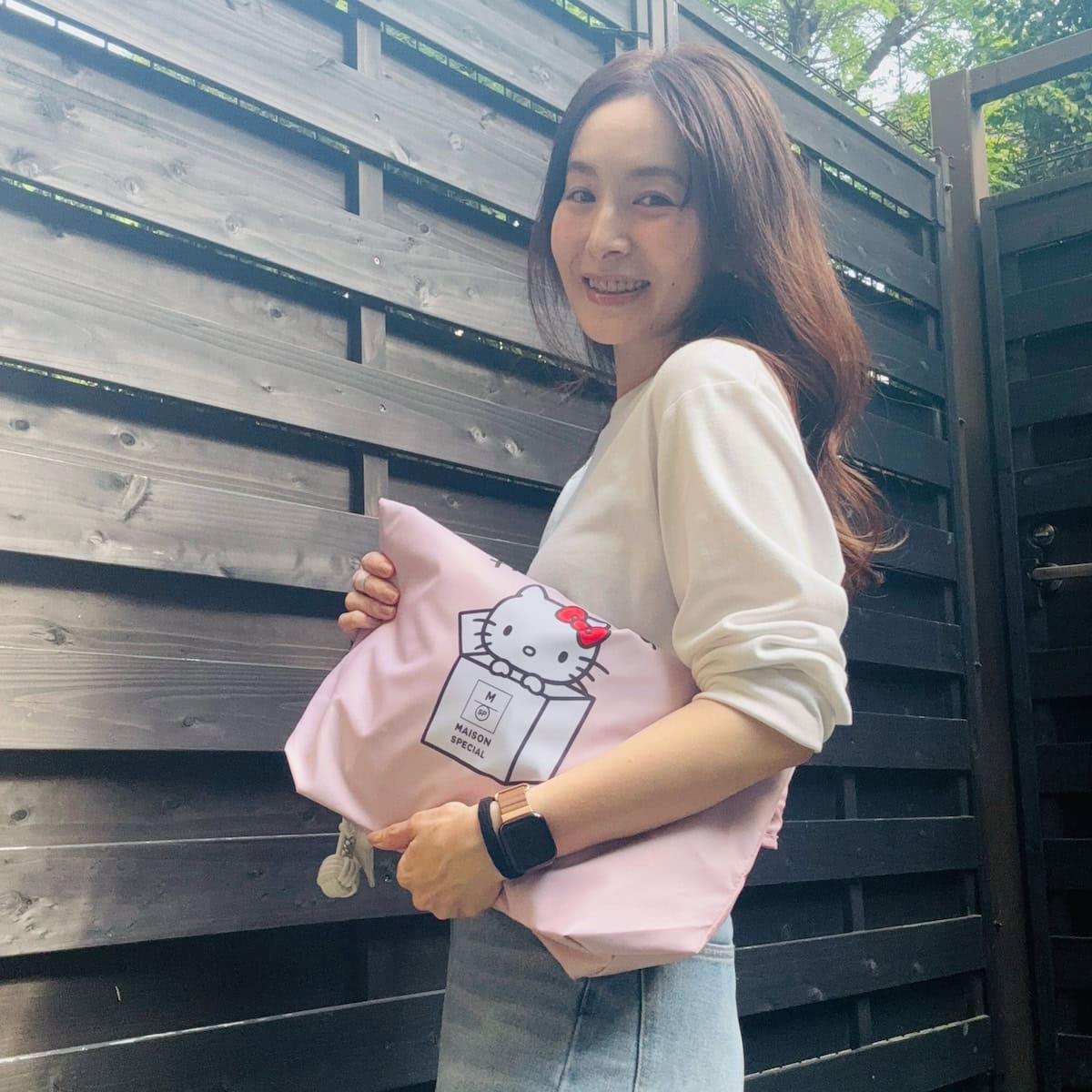 荷物は少ない時はクラッチ持ちもできます♪