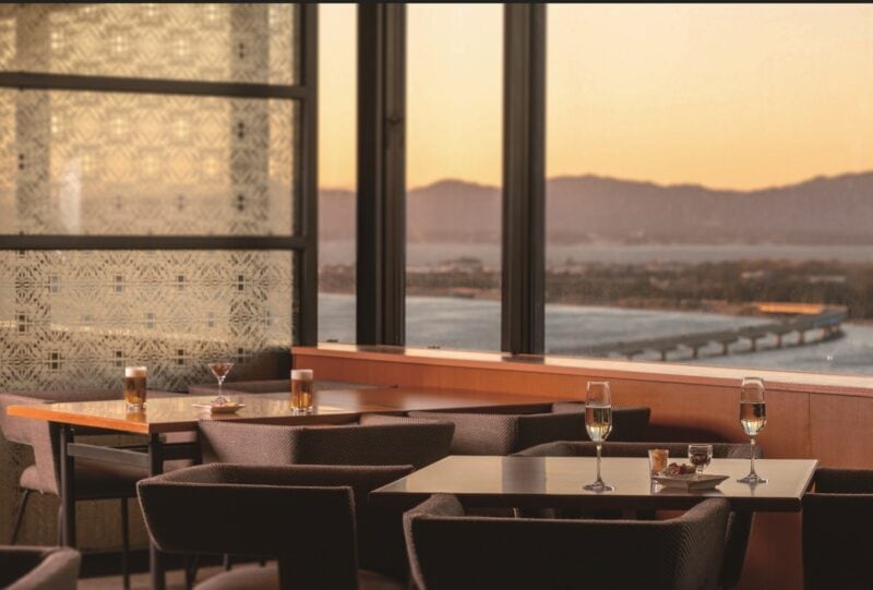 最上階のエグゼクティブレイクビューラウンジは、「エグゼクティブツイン」「スイートルーム」宿泊者のみ利用できる特別な空間。