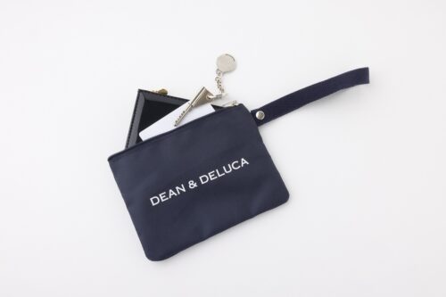 GLOW 2026年8月・9月合併号2026年8月・9月合併号 付録【DEAN ＆ DELUCAの大きくてたためるグローサリーバッグ＋ストラップ付きポーチ】 POINT④バッグの中で迷子になりやすいものを収納