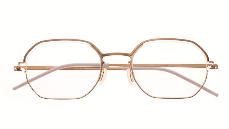 “TN-223”4万8400円（チタニカ／fRAMEディストリビューション）
