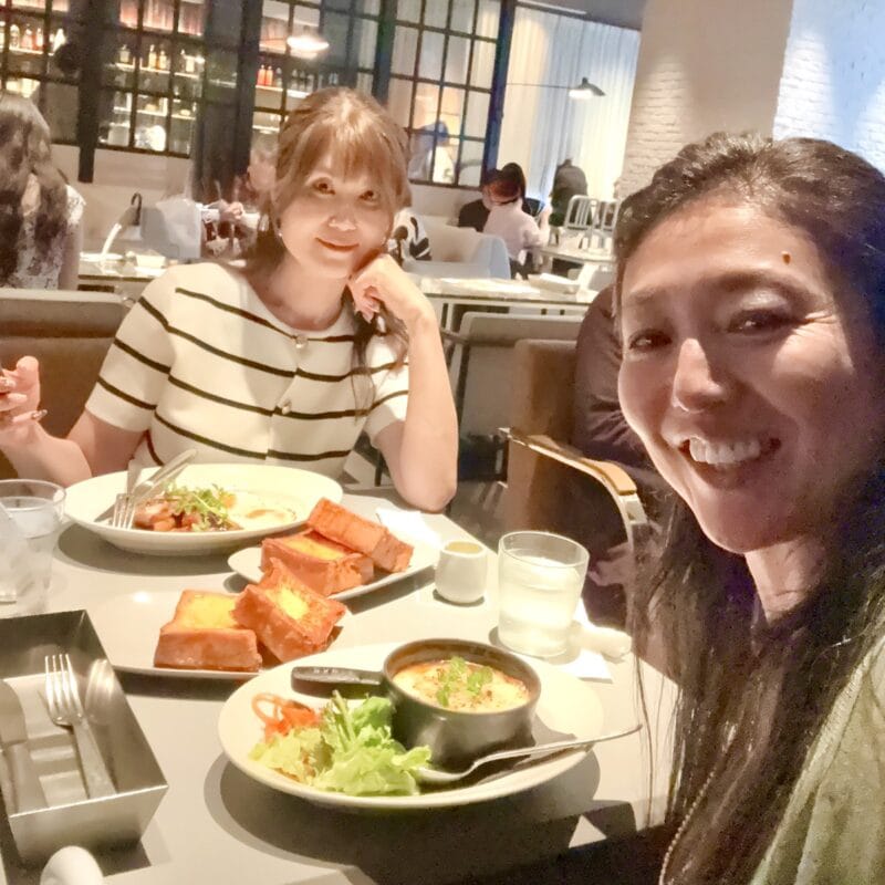 食後は女子のお約束！お喋りタイム