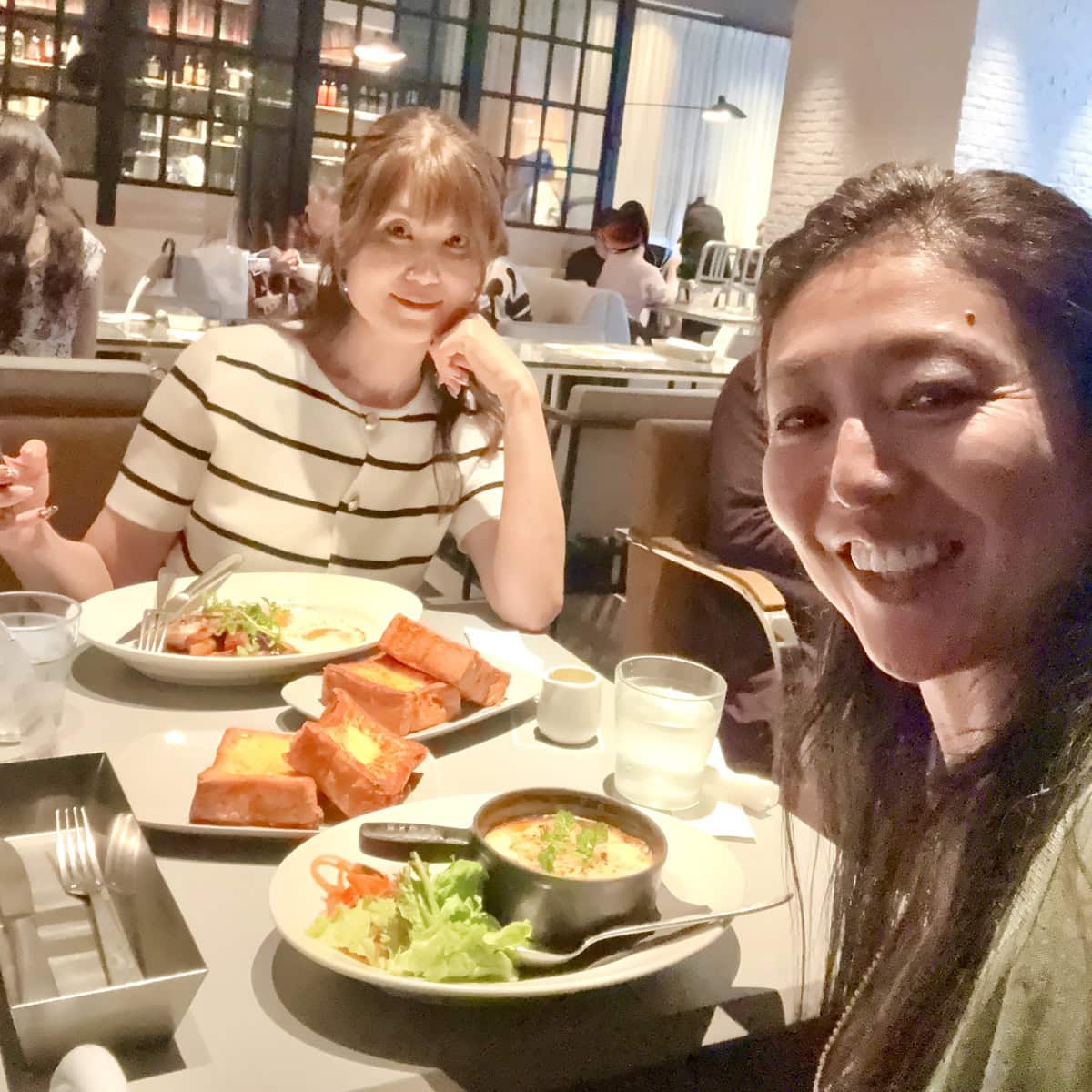 食後は女子のお約束！お喋りタイム