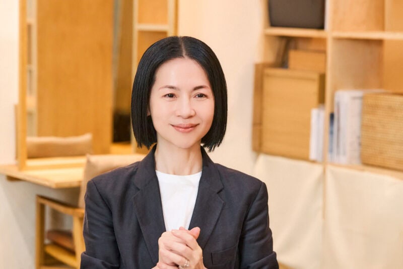 白髪を黒髪に戻す、ホーユーの白髪研究から見えてきた可能性について語る松本千登世さん