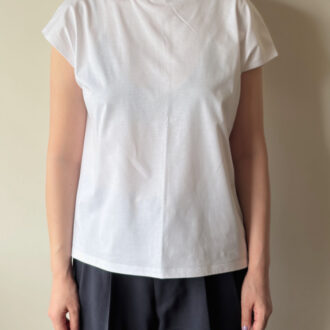 婦人　引き揃え天竺編みフレンチスリーブＴシャツ1,490円（無印良品）