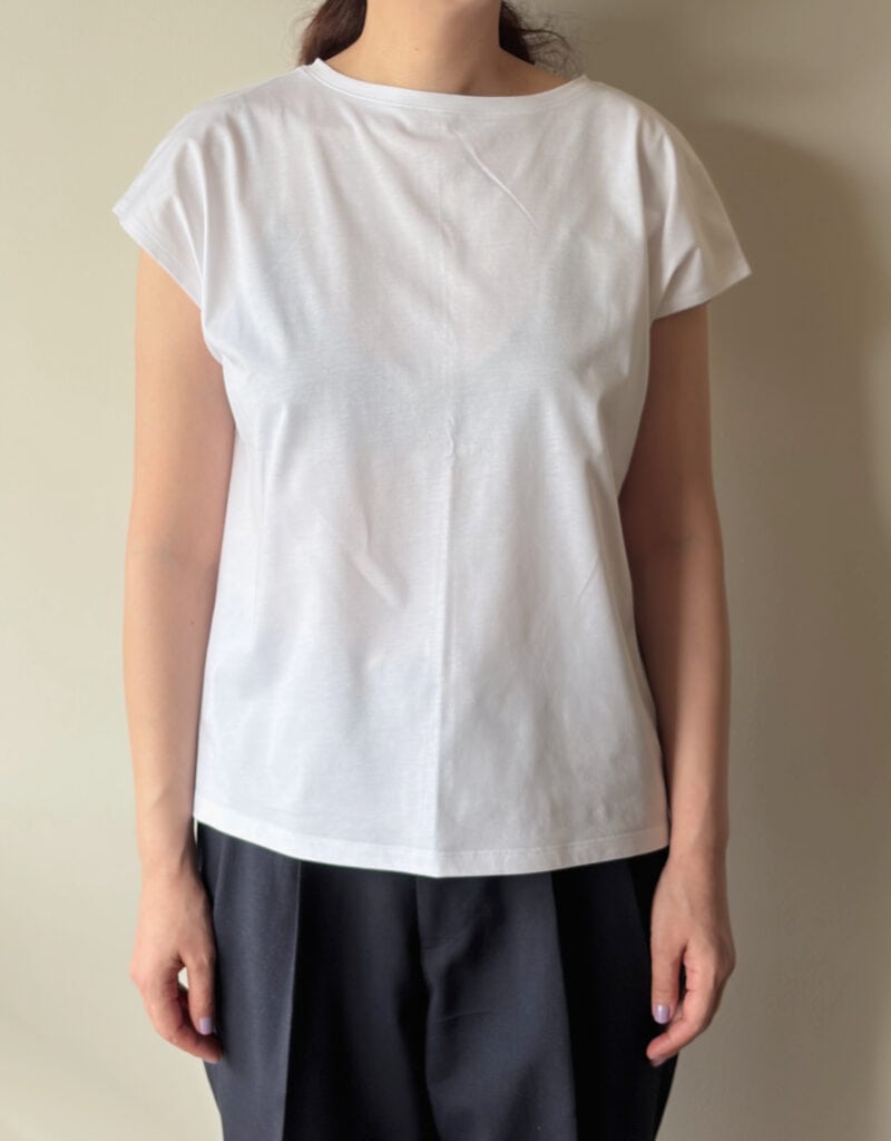 婦人　引き揃え天竺編みフレンチスリーブＴシャツ1,490円（無印良品）