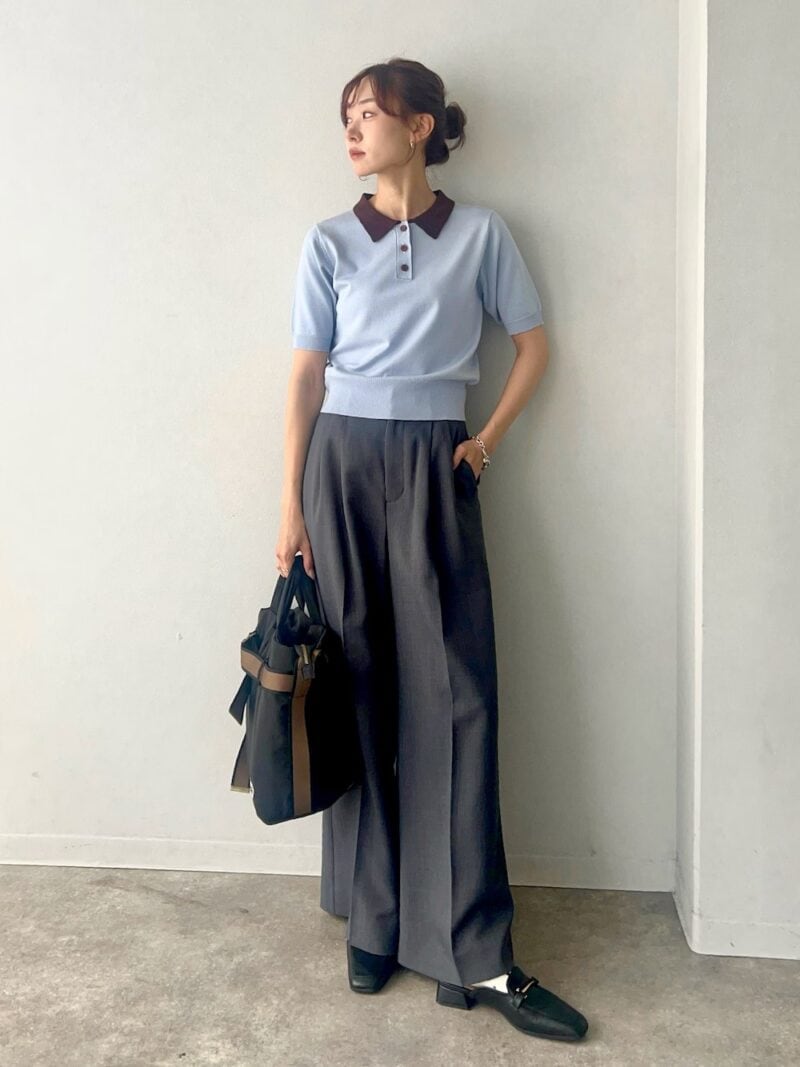 ポロシャツ／NOGLE パンツ／NOGLE サンダル／A de Vivie バッグ／OUTDOOR PRODUCTS