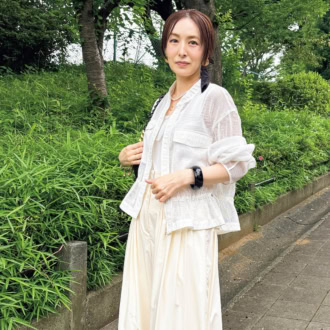 【40代スナップ】シアー×ホワイトでつくる、軽やかな夏の装い｜かがやき隊 北澤亜由美さん