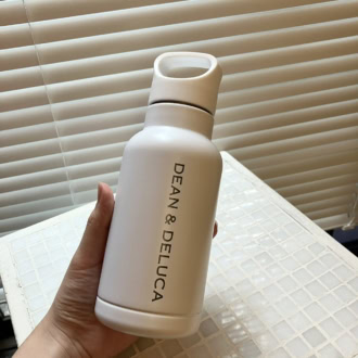 今年の「DEAN ＆ DELUCA　ハンドル付きステンレスボトル」をチェック！