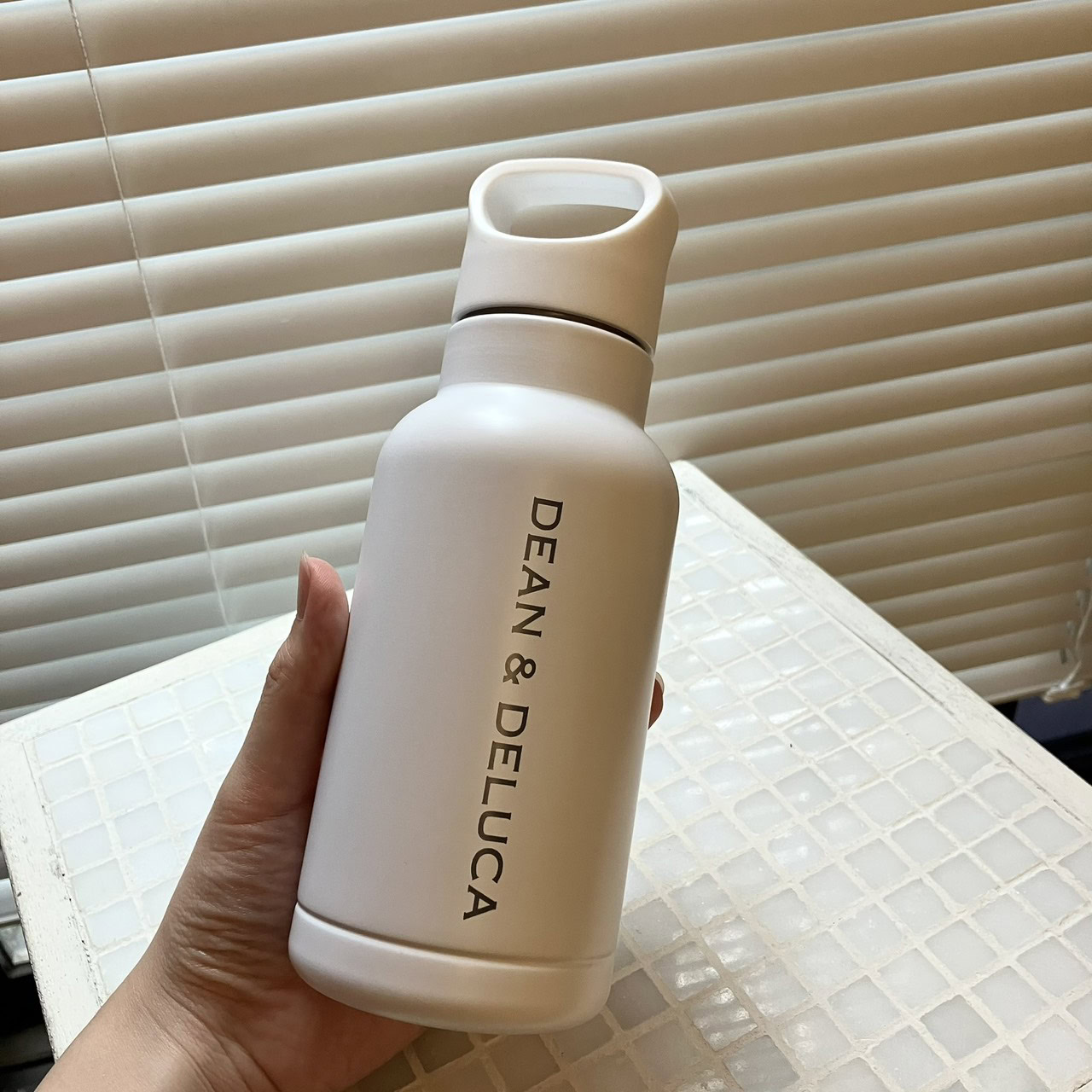 今年の「DEAN ＆ DELUCA　ハンドル付きステンレスボトル」をチェック！