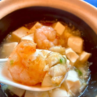 中国料理「藍海」で楽しめる。しまうら真鯛入り　海鮮塩麻婆豆腐。鯛のうまみが口に広がります。
