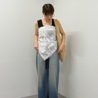 sayoさん 162cm 〈着用アイテム〉 レーススカーフ/GALLARDAGALANTE タンク/GALLARDAGALANTE デニムパンツ/PEAS トートバッグGALLARDAGALANTE