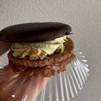 ローソン　ドバイチョコ風サンド