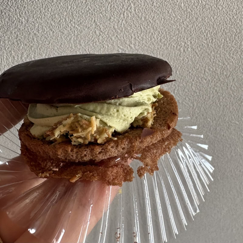 ローソン　ドバイチョコ風サンド
