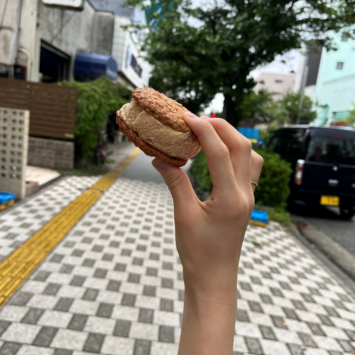 アイスサンドは食べ応えたっぷり
