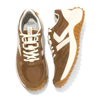 薄底 スニーカー レトロモード KEEN KS86 丸みのあるトゥとドットのアウトソールがユニーク。ブラウン×白の配色も旬。1万6500円(キーン/キーン・ジャパン)