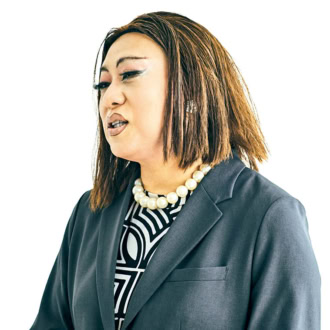 肉乃小路ニクヨさん/経済愛好家、ニューレディー、コラムニスト。慶應義塾大学在学中より女装をスタート。金融業界に10年以上勤務しお金のプロとして活躍。