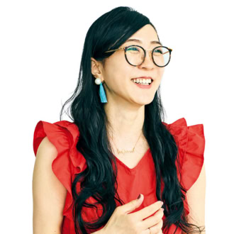 藤野翠さん/フリーランスの日本語教師。夫の仕事の都合でドバイに駐在した経験が。小学校3年生と5年生、二児の母。自分なりに株式投資にも挑戦中。