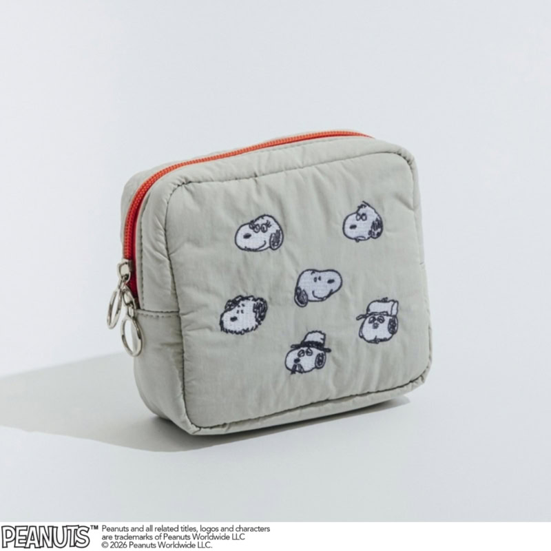 刺しゅうが愛らしいパフスクエアポーチ きょうだい［約H14×W14×D5cm］2970円