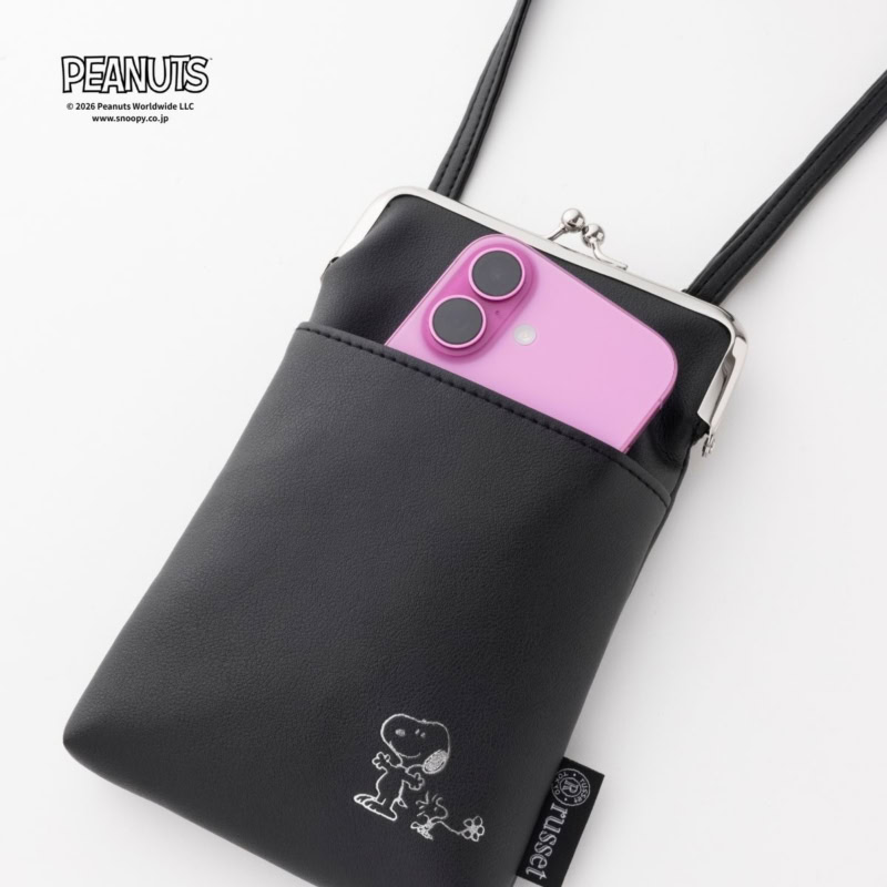 POINT①スマホがさっと取り出せる!