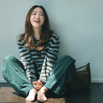 神崎恵さんが滝行で実証！絶対に落ちない最強ウォータープルーフコスメと感じた「修行」とは？【神崎恵さん連載vol.37】