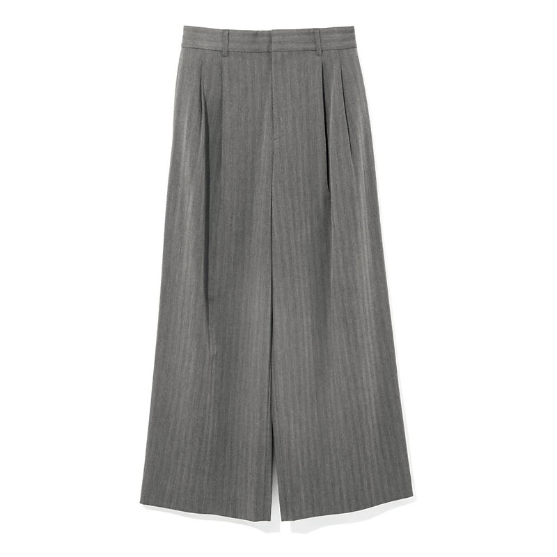 ワイドパンツ9990円（アンフィーロ／オンワード樫山）