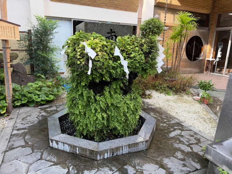 東神社